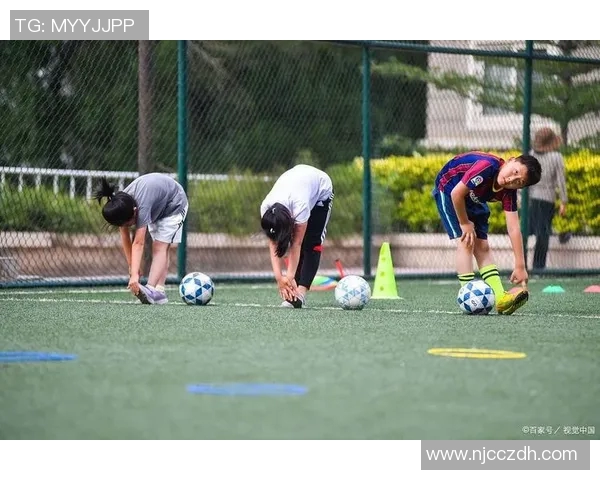 吴静独家解析足球技巧与心得分享助你提升球技与战术理解 吴静独家解析足球技巧与心得分享助你提升球技与战术理解